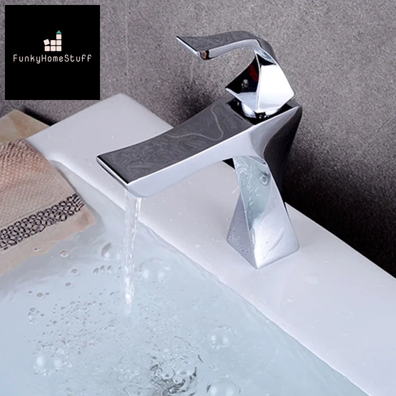 Modern Single Handle Bathroom Sink Faucet Deck Mounted