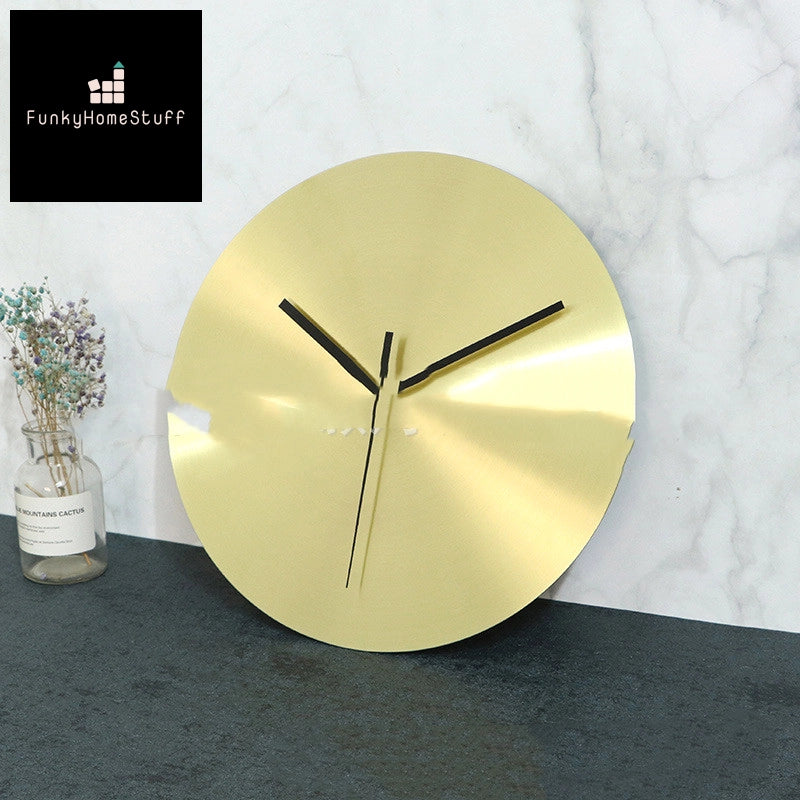 Golden Nordic Style Wall Clock - Mute Round Design